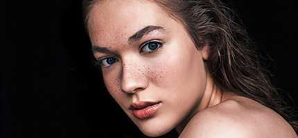Alles rund um Augenbrauen und Wimpern