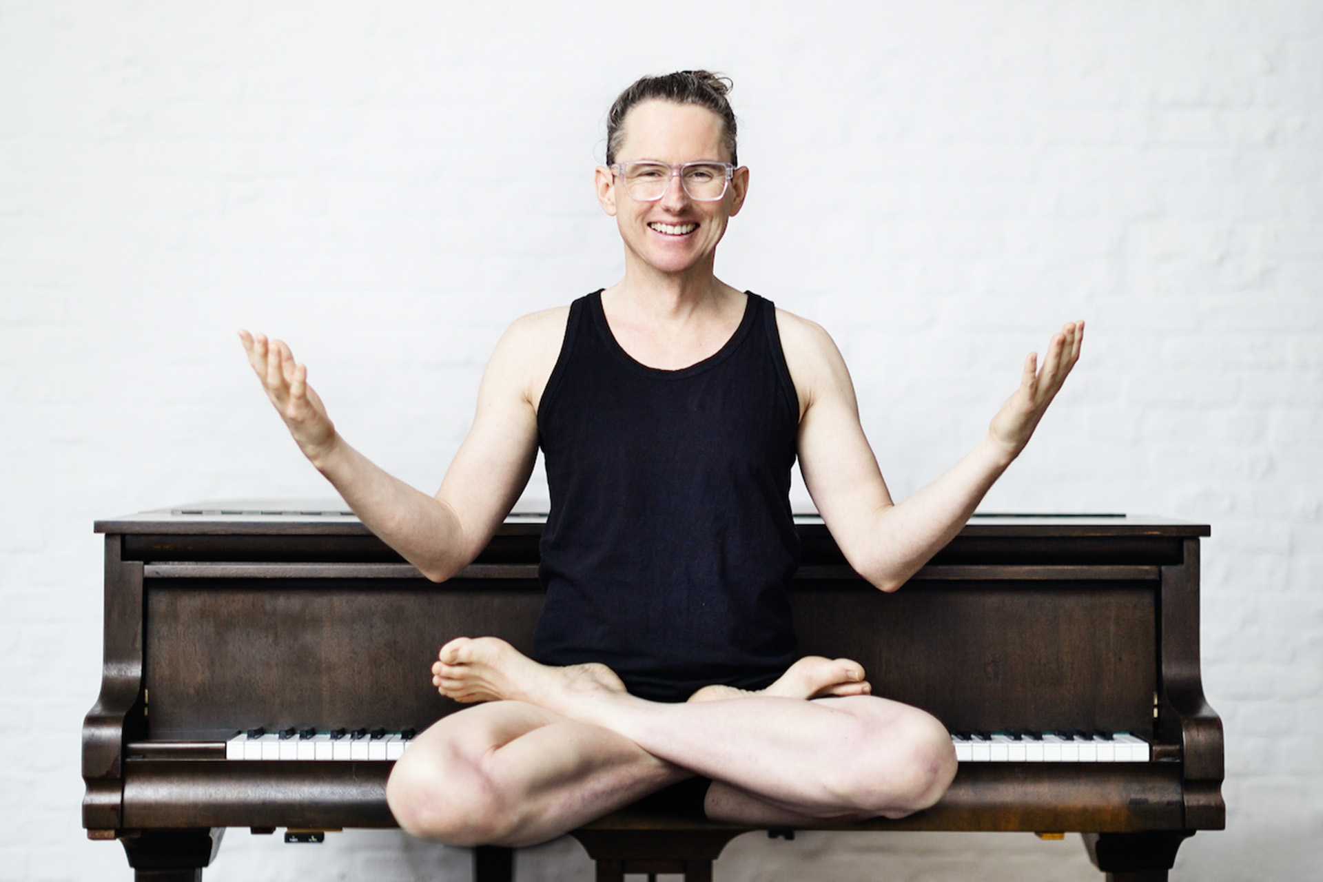 02_Yoga Piano_Esh_Loh_ (c) Caroline Wimmer_1920x1280